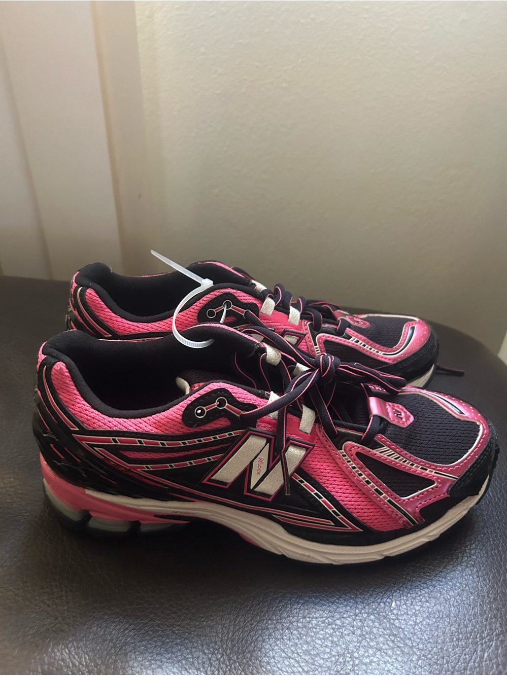 Women’s NEW BALANCE Sneakers 1906R Pink Black U1906RMD Size 6.5